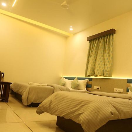 Hotel Bhagyoday Limodara ภายนอก รูปภาพ