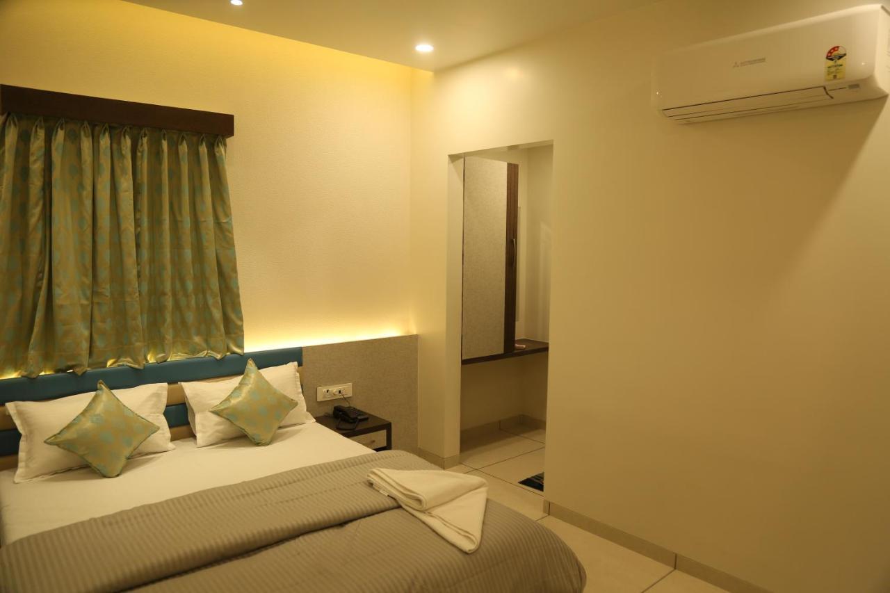 Hotel Bhagyoday Limodara ภายนอก รูปภาพ