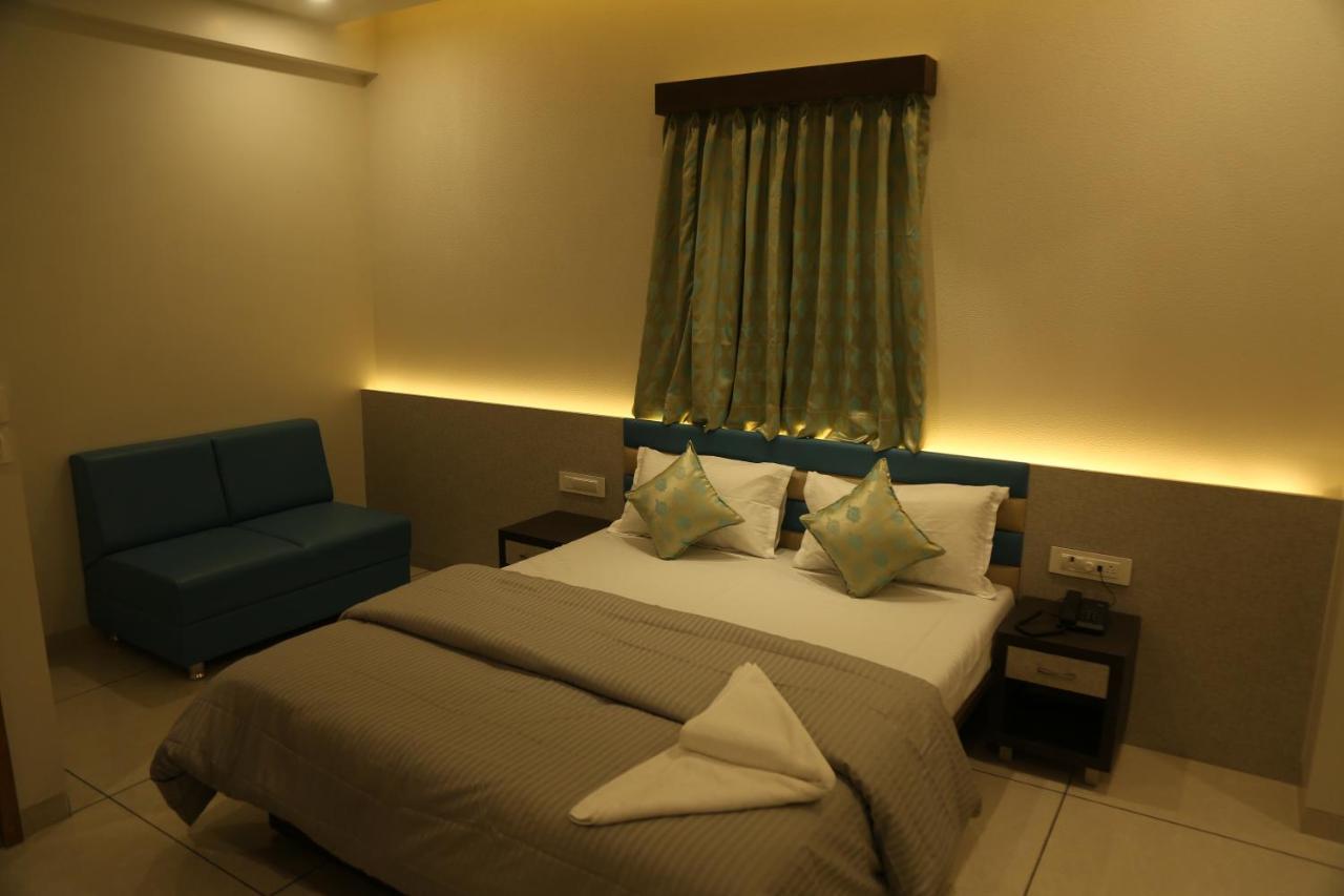 Hotel Bhagyoday Limodara ภายนอก รูปภาพ